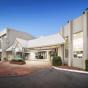 Ciloms Airport Lodge